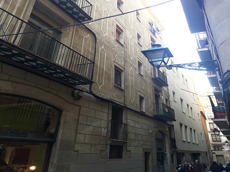Restored flat of 42 m2 in Ciutat Vella, Borne