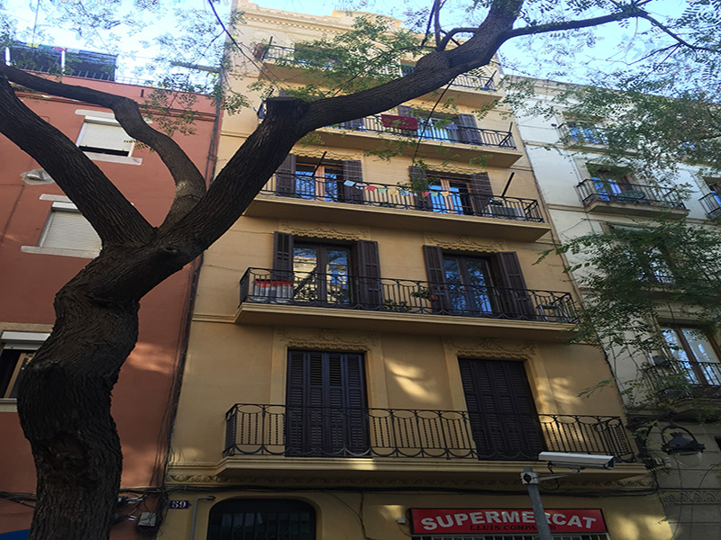 For renovation flat of 48.00 m2 in Ciutat Vella, Borne