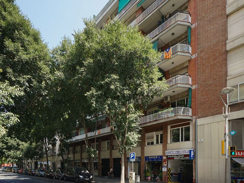 For renovation flat of 97 m2 in L'Eixample, Sant Antoni