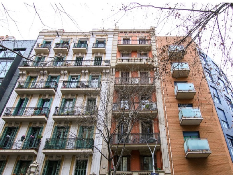 Restored flat of 61 m2 in L'Eixample, Sagrada Familia