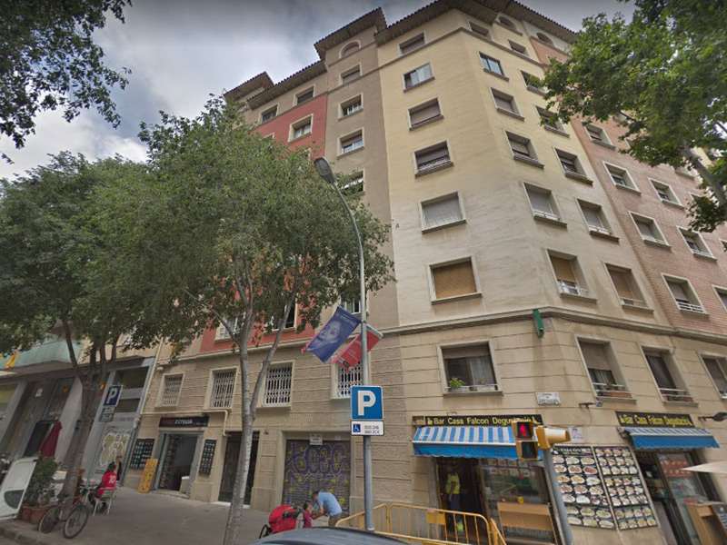 For renovation flat of 75 m2 in L'Eixample, Sagrada Familia