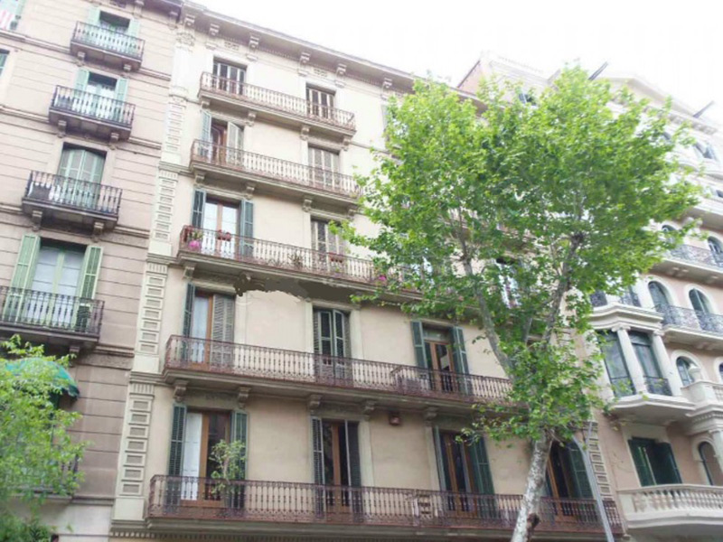 For renovation flat of 130 m2 in L'Eixample, La Dreta de l'Eixample