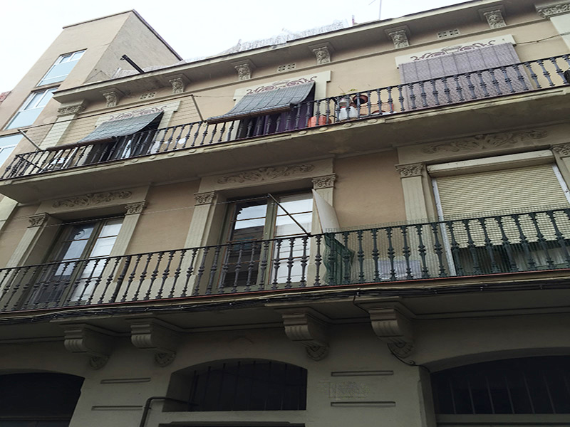 For renovation flat of 65.00 m2 in Sants-Montjuic, Poble Sec
