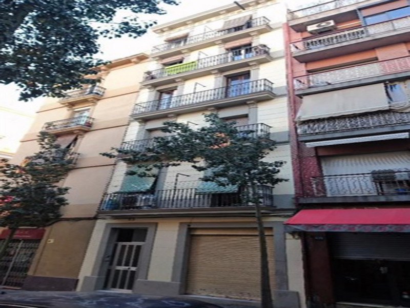 For renovation flat of 58.00 m2 in Sants-Montjuic, Poble Sec