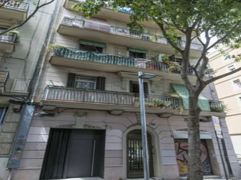 Restored flat of 54 m2 in Sants-Montjuic, Poble Sec