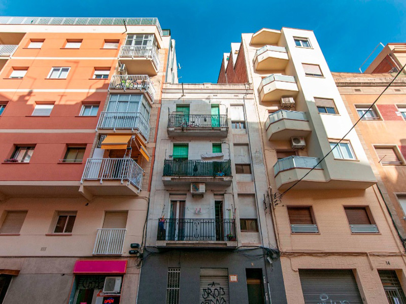 Partially restored flat of 44 m2 in Sants-Montjuic, Sants-Badal
