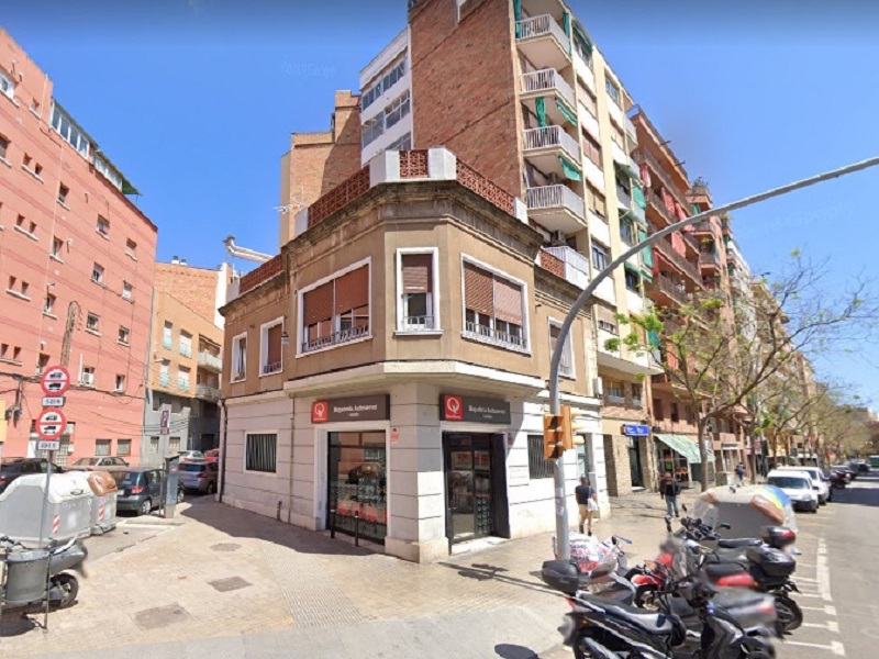 For renovation flat of 65 m2 in Sants-Montjuic, Sants-Badal