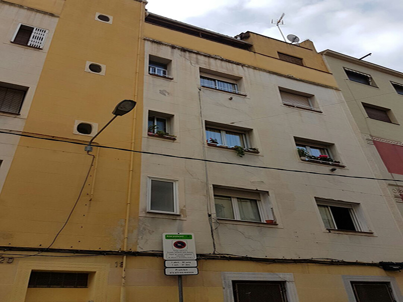 For renovation flat of 38 m2 in Sants-Montjuic, Sants