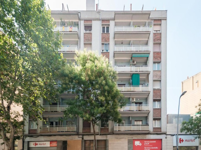 Partially restored flat of 70.00 m2 in Sants-Montjuic, Sants