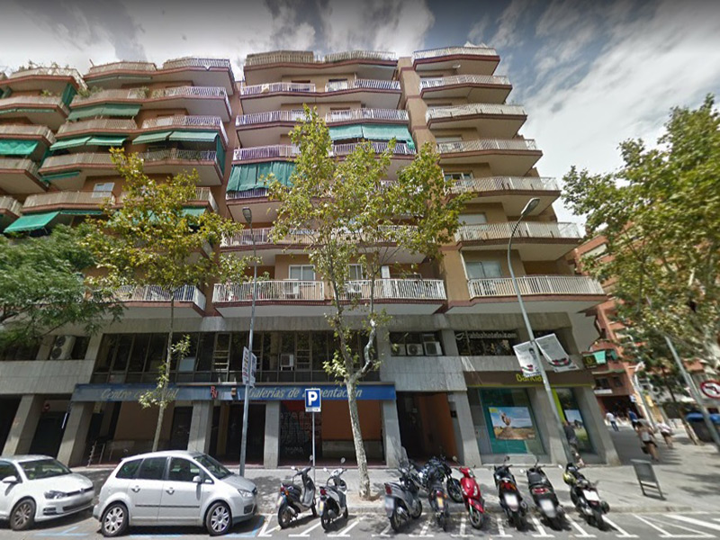 Partially restored flat of 28 m2 in Les Corts, Corts