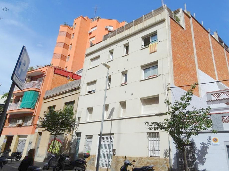 Restored flat of 60 m2 in Horta-Guinardó, Baix Guinardó