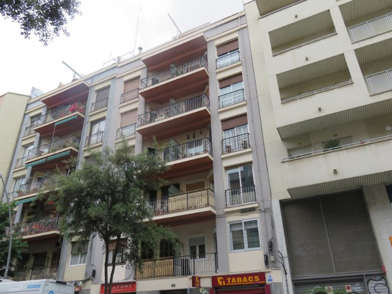 Partially restored flat of 55.00 m2 in Horta-Guinardó, Guinardó