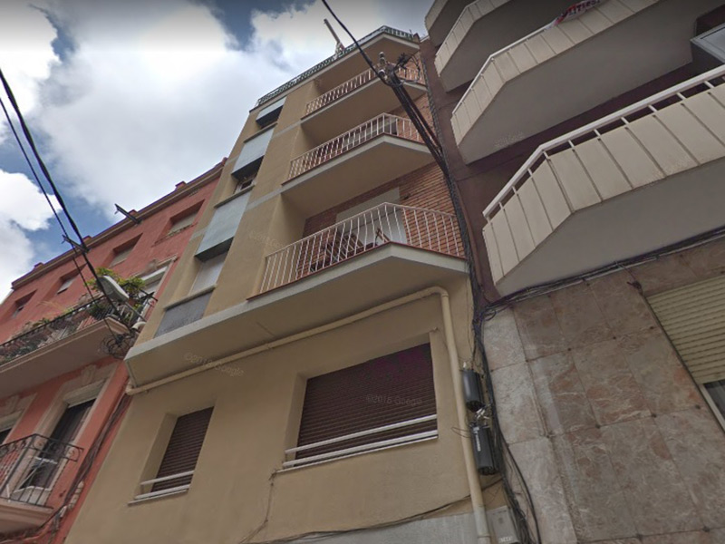 Partially restored flat of 58.00 m2 in Horta-Guinardó, Baix Guinardó