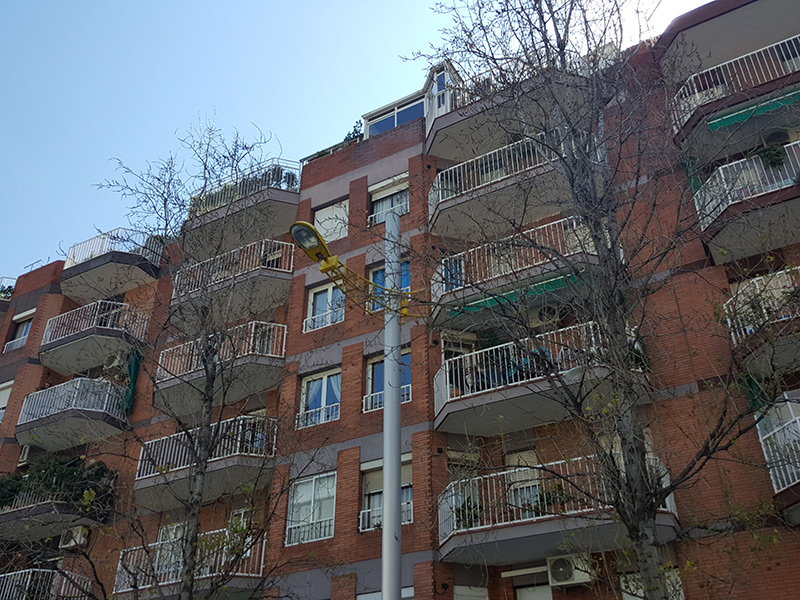 For renovation flat of 70.00 m2 in Nou Barris, Prosperitat