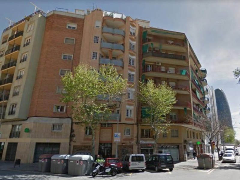 For renovation flat of 35.00 m2 in Sant Martí, Clot