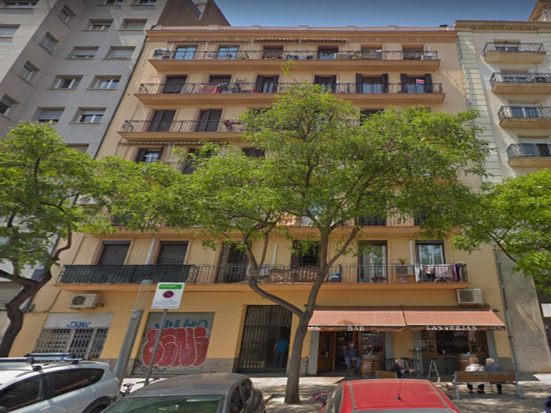 Partially restored flat of 50 m2 in Sant Martí, Clot
